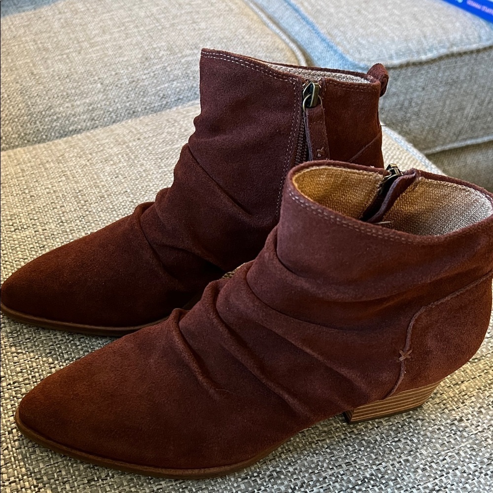 NEW Kelsi Dagger BK Ego Suede Ankle Boots color: coffee bean